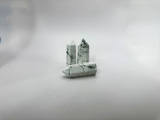 Mini Howlite Crystal Tower – Calm, Peace & Stress Relief